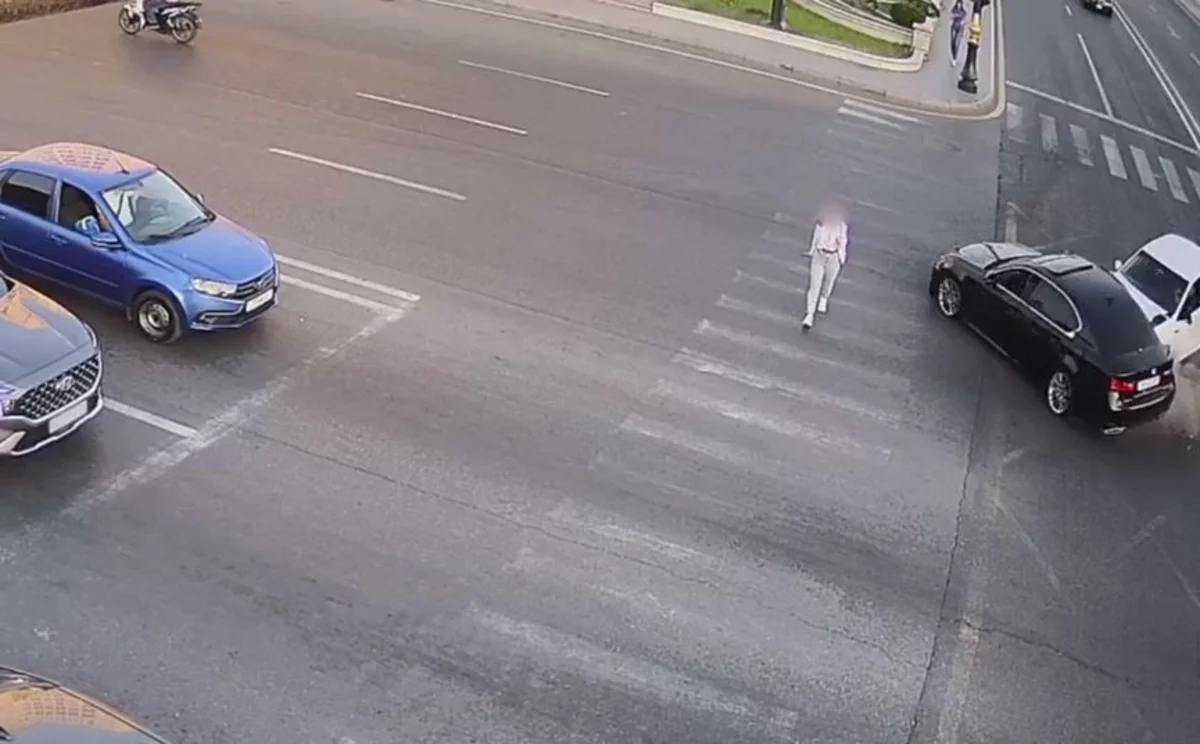 Bakıda piyada keçidində baş vermiş ağır qəzanın görüntüləri yayılıb - VİDEO