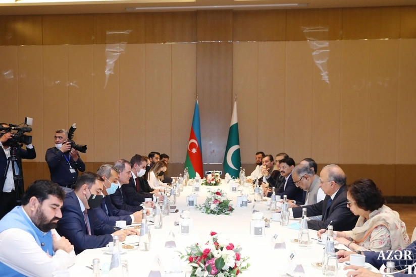 Azerbaijani FM meets with Speaker of Pakistan's National Assembly