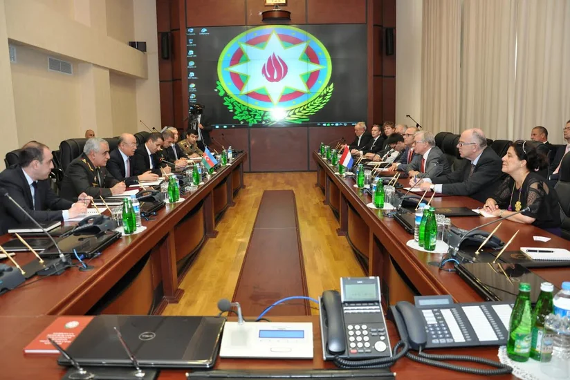 ​Kəmaləddin Heydərov Maastrixt Menecment Məktəbinin prezidenti ilə görüşüb