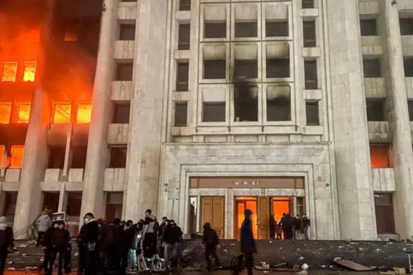 В Казахстане во время беспорядков похитили более 3,3 тыс. единиц оружия