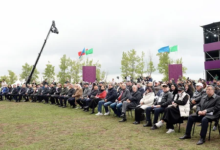 Cıdır düzündə “Xarıbülbül” festivalının açılış konserti olub