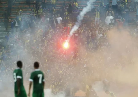 Malayziya - Səudiyyə Ərəbistanı futbol qarşılaşması yarımçıq dayandırılıb