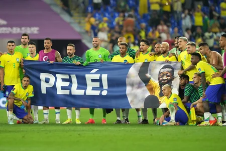 DÇ-2022: Braziliyalı futbolçular qələbəni Peleyə həsr ediblər
