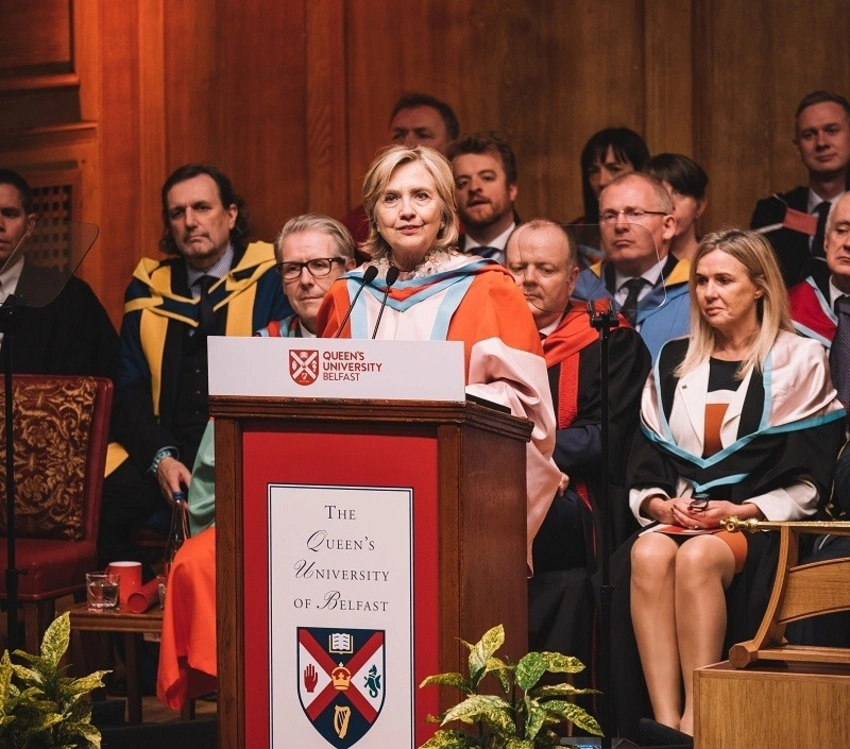 Hillari Klinton Belfast Universitetinin rektoru təyin olunub