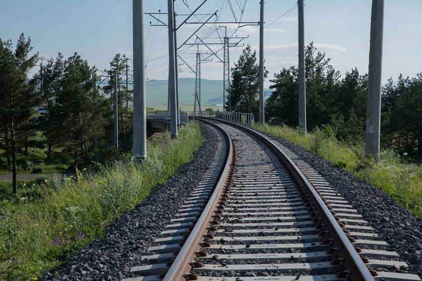 Bakı-Tbilisi-Qars dəmir yolu xətti ilə ilk dəfə yük vaqonları nəql edilib