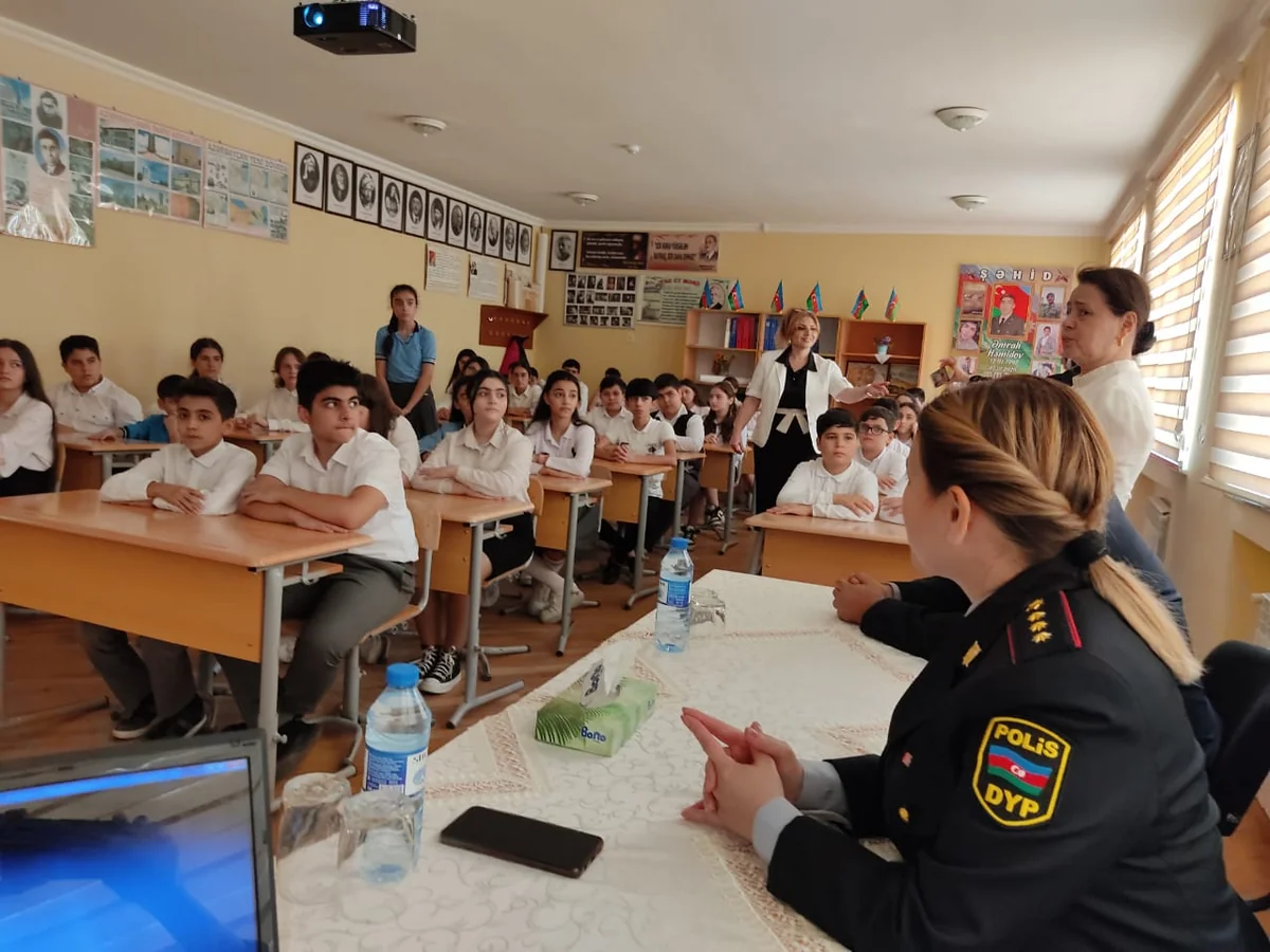 “Yol hərəkəti qaydalarını öyrənək və əməl edək!” mövzusunda maarifləndirici tədbir keçirilib
