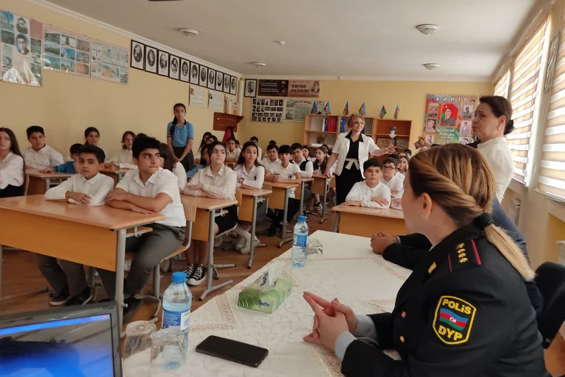 “Yol hərəkəti qaydalarını öyrənək və əməl edək!” mövzusunda maarifləndirici tədbir keçirilib