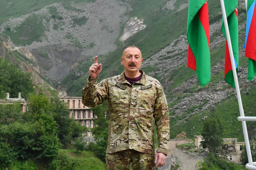 Азербайджанский лидер: Вдоль всей границы с Арменией устанавливаются новые посты