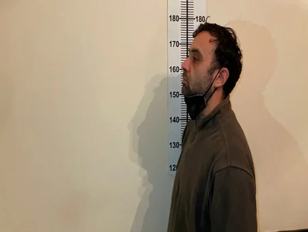 Bakıda qadının qızıl boyunbağısını ələ keçirən şəxs saxlanıldı