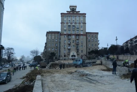 Mikayıl Müşfiqin heykəlinin bərpa olunması işlərinə başlanılıb