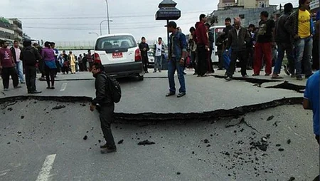 Число жертв землетрясения в Непале приближается к 900 - ОБНОВЛЕНО