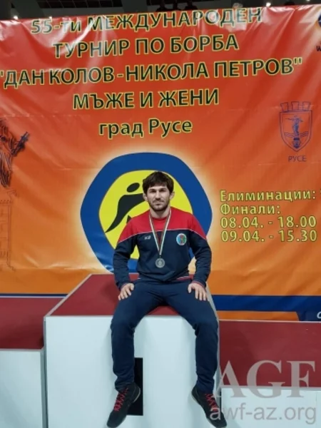 Azərbaycan güləşçiləri Bolqarıstan turnirinun ilk günündə 4 medal qazanıblar