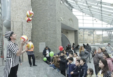 Bakı metrosunda Novruz şənliyi keçirilib