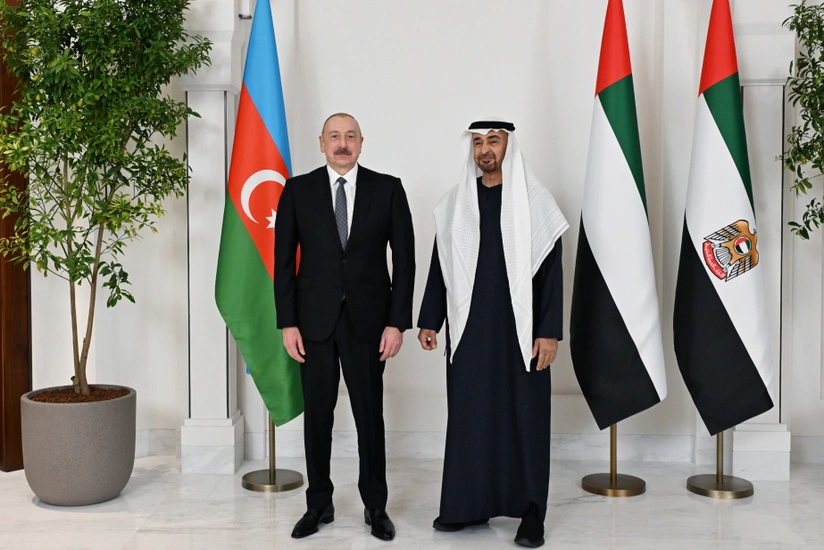 İlham Əliyev BƏƏ Prezidentinə zəng edib