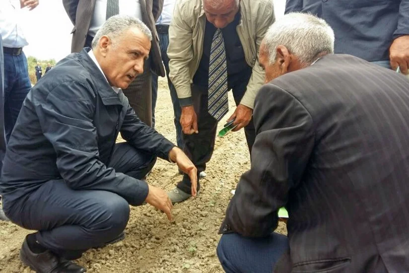 DFNX rəisi Kürdəmirdə fermerlərlə görüşüb