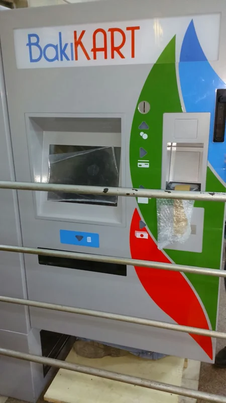 ​Bakı metropolitenində yeni aparatlar quraşdırılır - FOTO