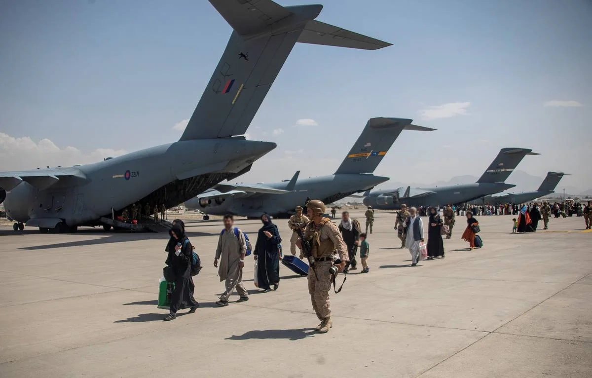 Taliban Əfqanıstandan dollar və tarixi əşyaların çıxarılmasını qadağan edib