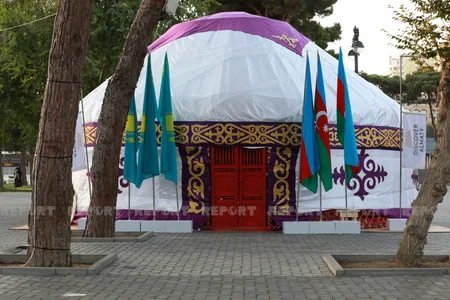 Bakı sakinləri və şəhərin qonaqları Dənizkənarı Parkda Qazaxıstan yeməklərini dadıblar
