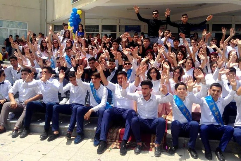 Bakı məktəblərində “Son zəng” çalınıb