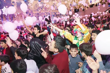 Heydar Aliyev Foundation arranges traditional New Year party for children