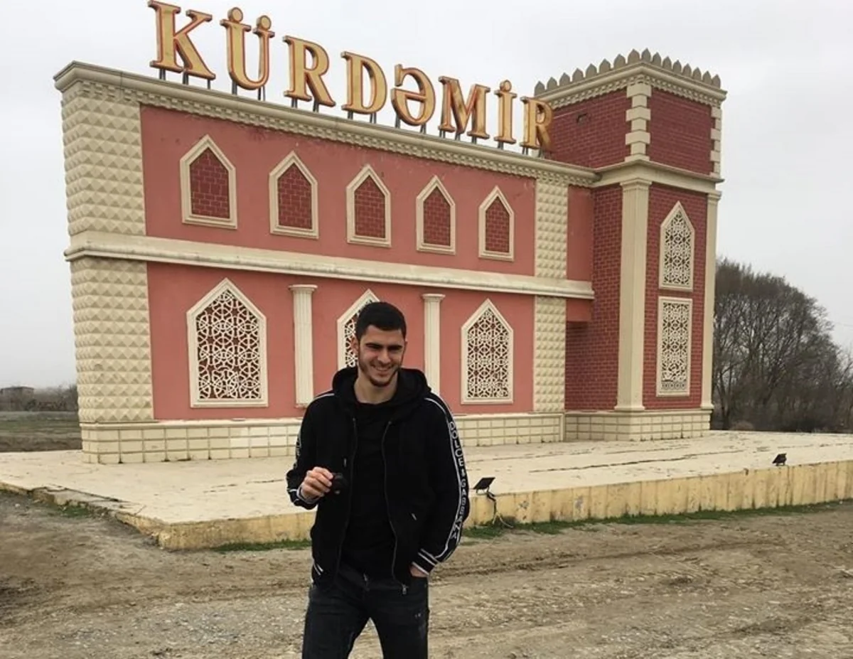 Uşaqlar Ramil Şeydayevi Rəşad Sadıqovla səhv saldılar - VİDEO