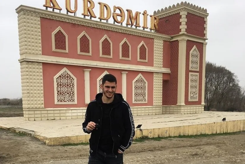 Uşaqlar Ramil Şeydayevi Rəşad Sadıqovla səhv saldılar - VİDEO