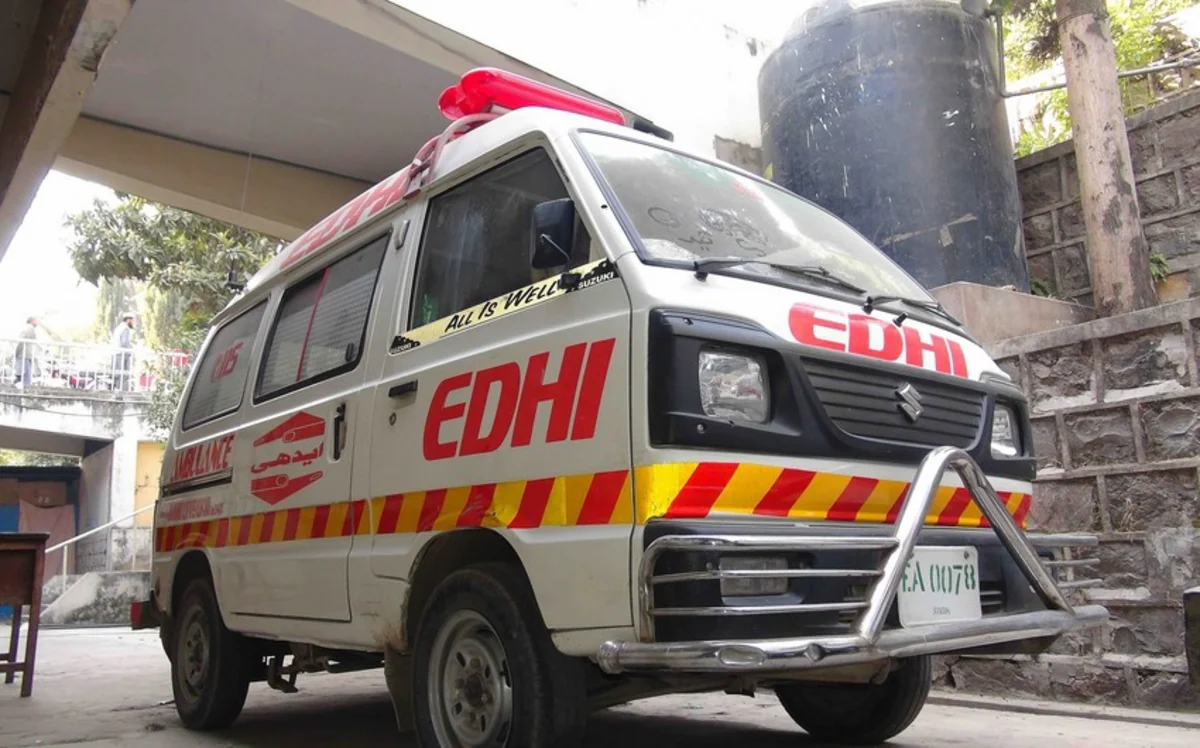 Pakistani road accident kills nearly 20