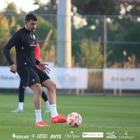 Neftçi təlim-məşq toplanışına itkilərlə başlayıb