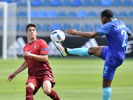 Bakıdakı ​Avropa çempionatının ilk finalçısı müəyyənləşib
