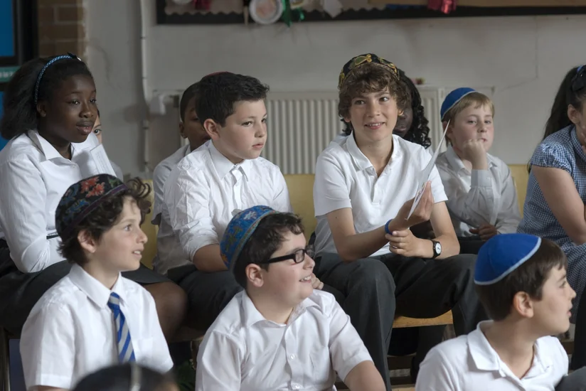 İsrail məktəbləri distant təhsilə keçib