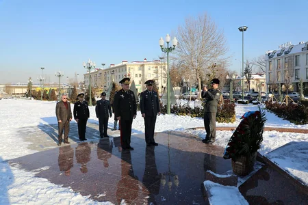 Azərbaycanla Özbəkistan arasında hərbi təhsil sahəsində əməkdaşlıq müzakirə olunub
