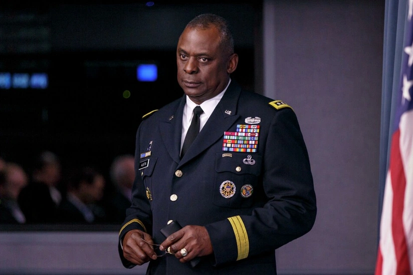 Pentagon chief visits Latvia