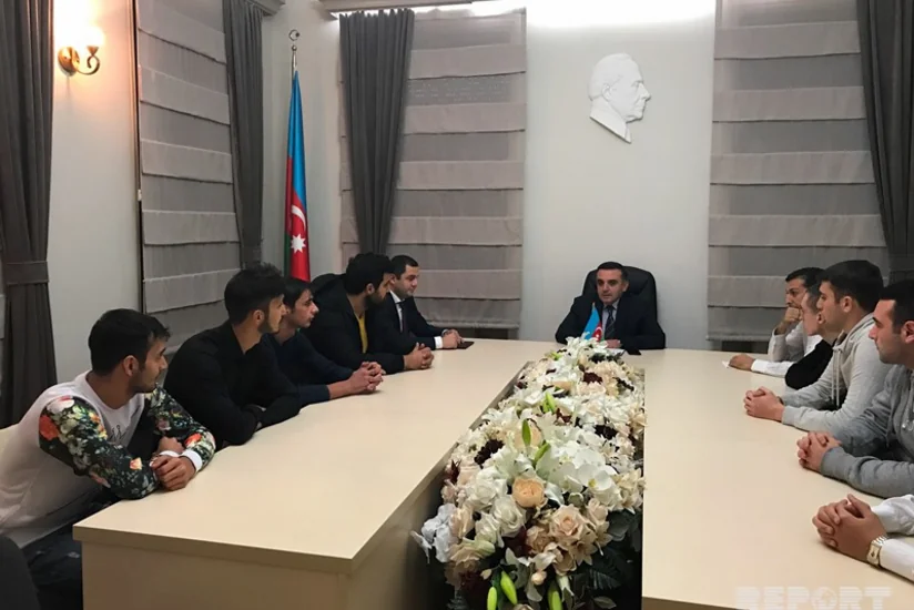 Azərbaycanın baş konsulu Batumidə təhsil alan azərbaycanlı tələbələrlə görüşüb