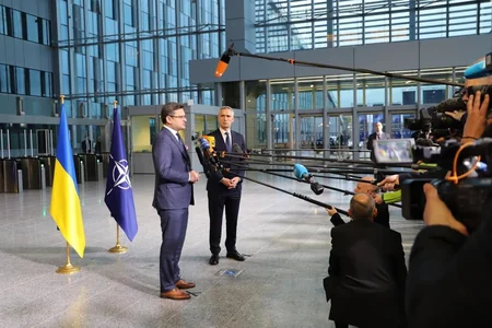 Ukrayna XİN başçısı NATO Baş katibi ilə görüşüb: “Brüsselə silah üçün gəlmişəm”