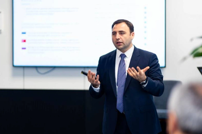 Rəşad Xalıqov: Azərbaycan əhalisinin 25 %-i minimal rəqəmsal biliklərə malikdir