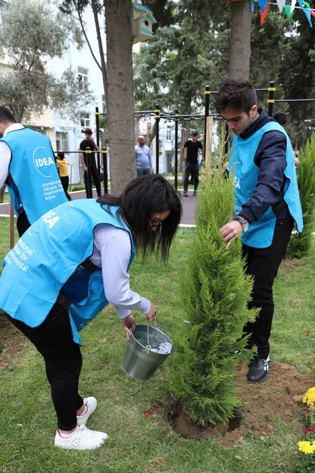Bakıda növbəti abad həyət istifadəyə verilib