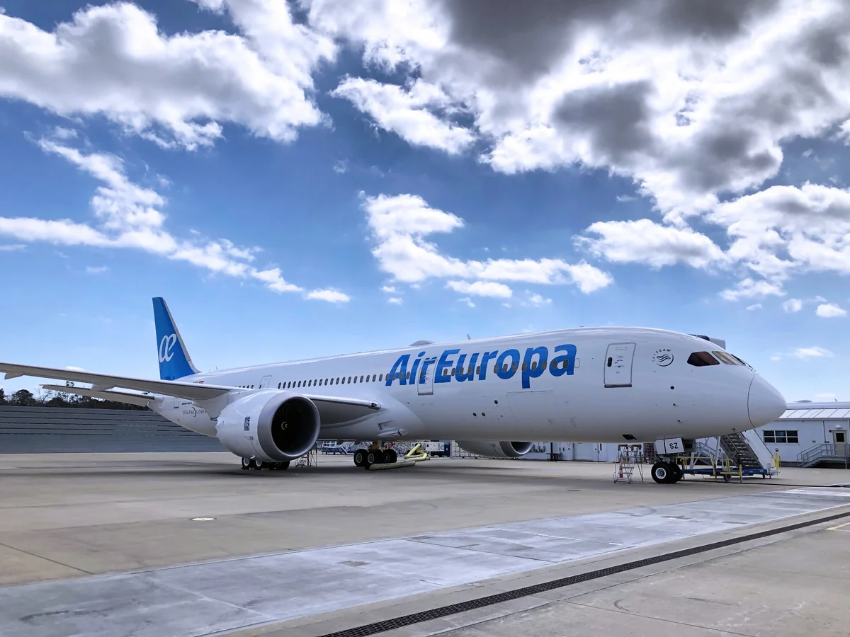 Авиахолдинг IAG завершил третий квартал с убытком в 1,3 млрд евро