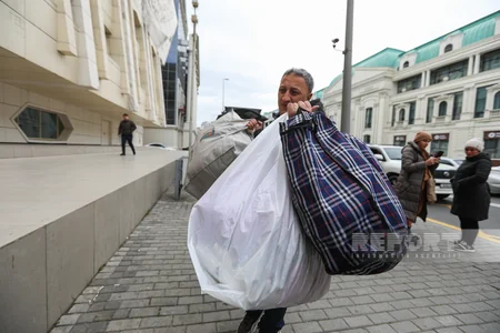 В Баку продолжается сбор помощи пострадавшим от землетрясения в Турции
