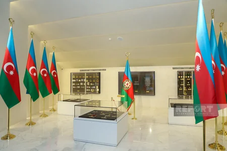 Dövlət Bayrağı Meydanındakı yenilənmiş Bayraq Muzeyi təqdim edilib
