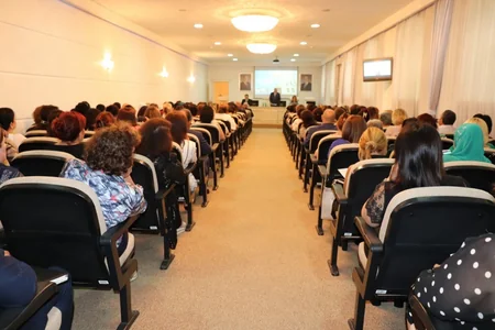Nöqsanlara görə 1 baş həkim və 10 tibb işçisi işdən çıxarılıb