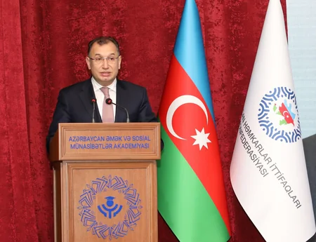 Bir qrup tələbəyə adlı təqaüd verilib
