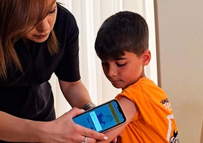 Naxçıvanda şəkərli diabetdən əziyyət çəkən uşaqlara pulsuz müasir qlükoz sensor cihazları təqdim olunub