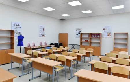 İlham Əliyev Sarayda yeni inşa edilən məktəbdə yaradılan şəraitlə tanış olub