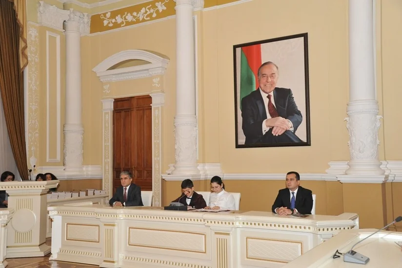 Paytaxt məktəblilərinin müəllifi olduğu yeni kitab çap edilib - FOTO