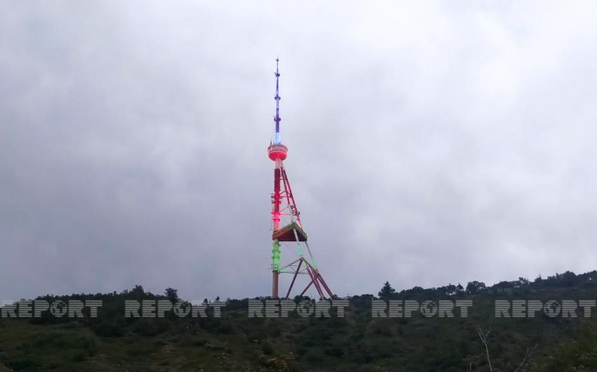 Tbilisi teleqülləsi Azərbaycan bayrağının rəngləri ilə işıqlandırılıb