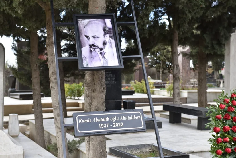 Tanınmış ictimai xadim Ramiz Abutalıbov dəfn olunub