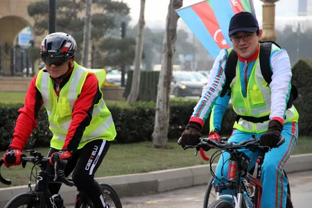 Bakıda keçirilən veloyürüşdə deputat və general iştirak edib - FOTO