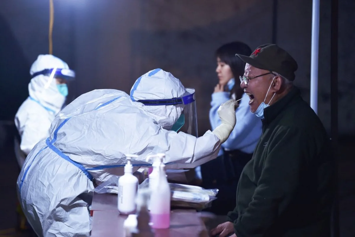 Власти Китая изменили критерии установления смерти от COVID-19