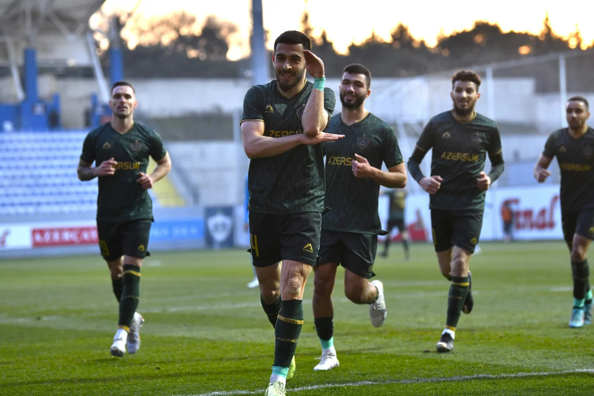 “Qarabağ”ın futbolçusu “Mançester Siti”nin müdafiəçisi ilə müqayisə edilib