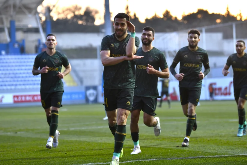 “Qarabağ”ın futbolçusu “Mançester Siti”nin müdafiəçisi ilə müqayisə edilib